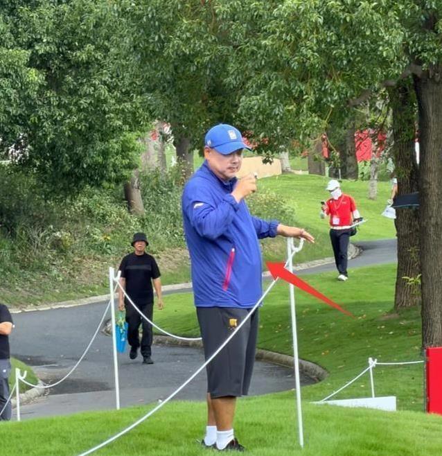 的痕迹, 现在, 身体微微前