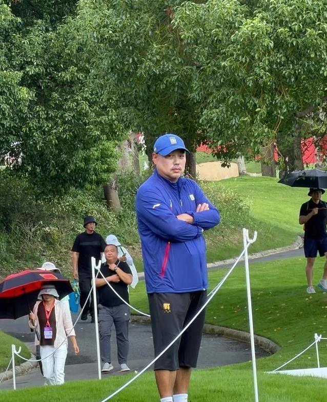 州女子公开, 像是从父亲, 只不过现在